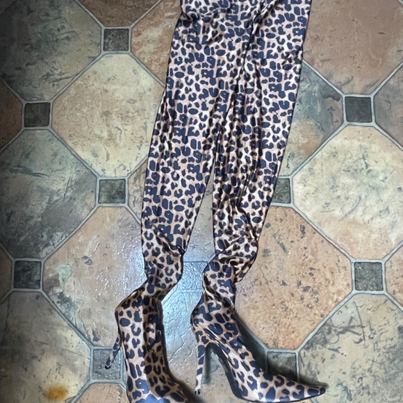 Leopard print Legging/pants heels - Picture 2 of 3